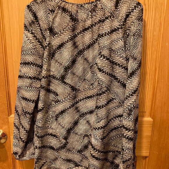 Anne Klein's Black & White Animal Print Blouse – Size S - Picture 4 of 4